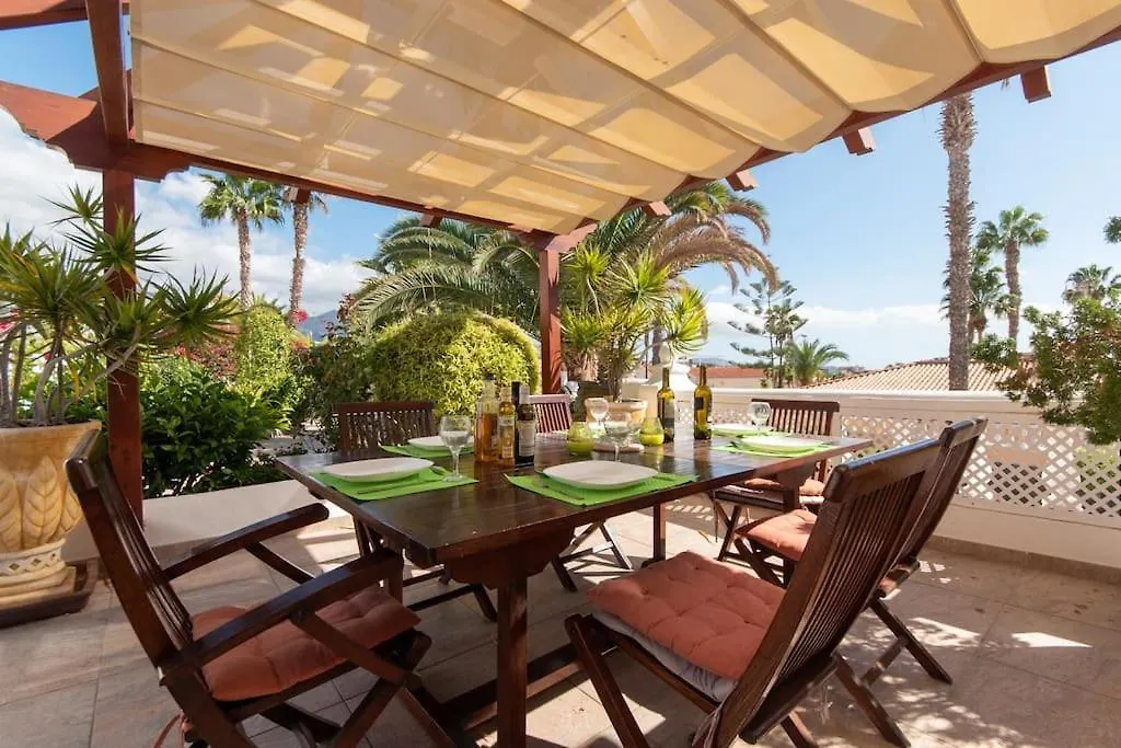 Villa Maya. Attractive Modern 4 Bedroom Villa Callao Salvaje