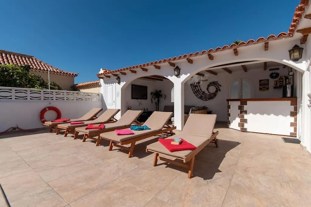 Villa Maya. Attractive Modern 4 Bedroom Villa Callao Salvaje